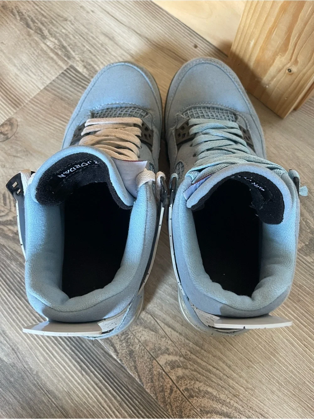 Jordan Men's Athletic Shoes Light Blue and Black